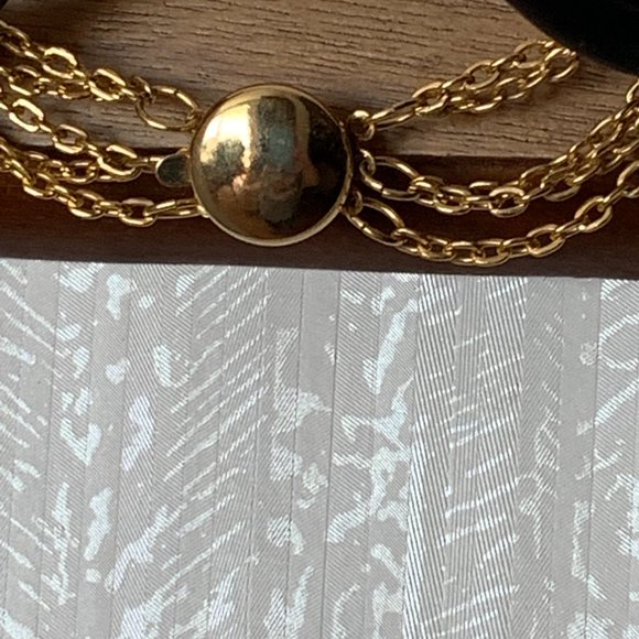 JEWELRY - NWOT 13in Fashion gold 5 chain layered necklace, stars, button clasp - Picture 2 of 7